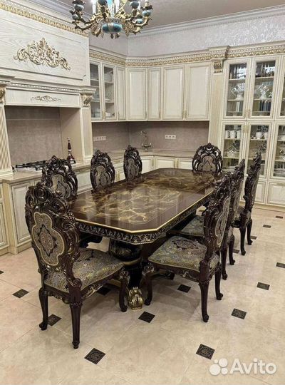 Кухонный стол и стулья комплект