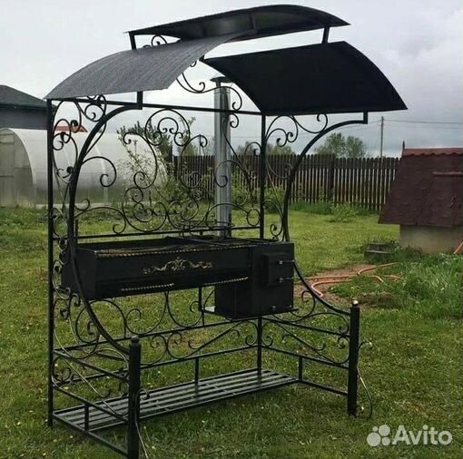 Мангал с крышей