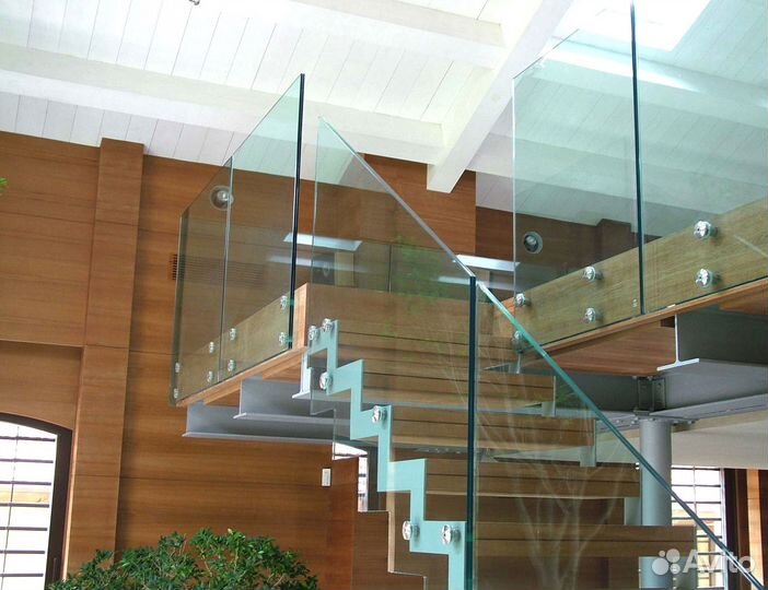 Стеклянные ограждения лестницы от производителя