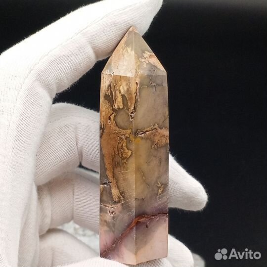 Яшма мукаит кристалл