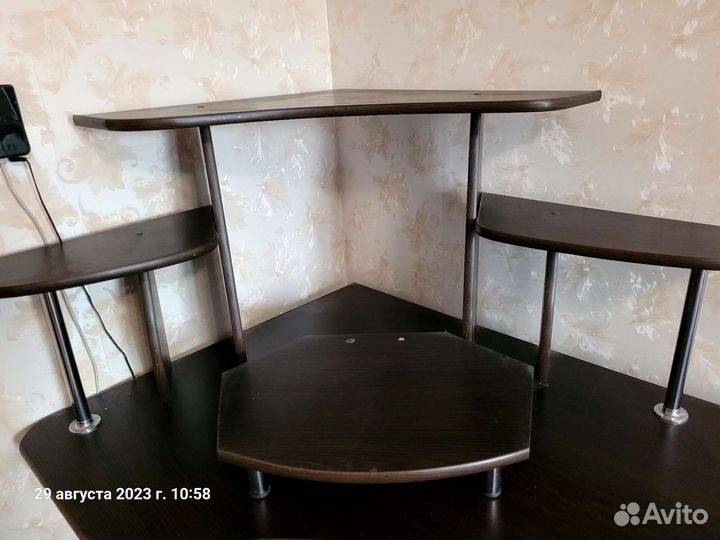 Компьютерный стол