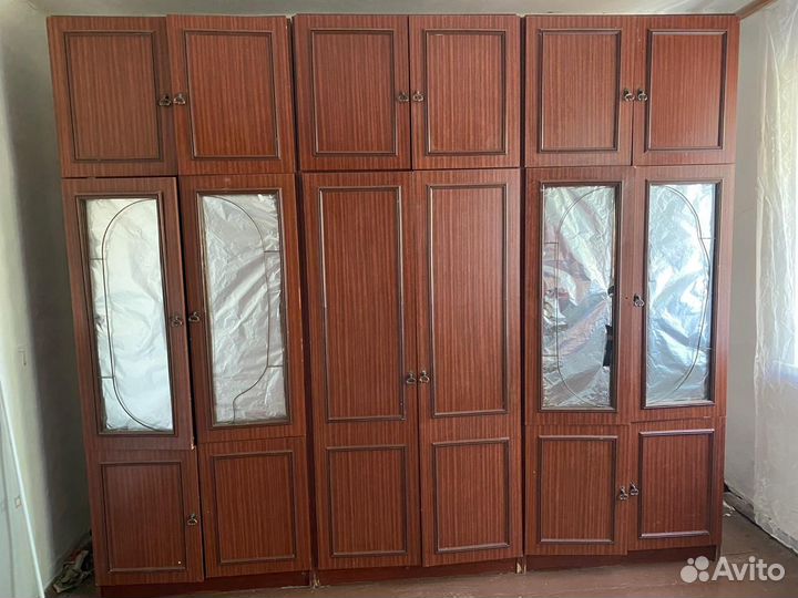 Шкаф распашной