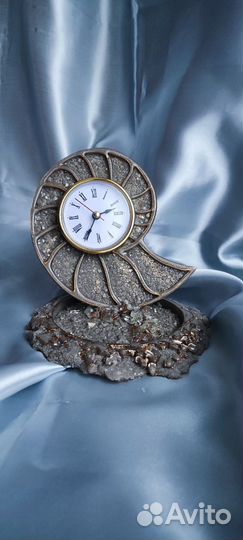 Часы настольные из эпоксидной смолы