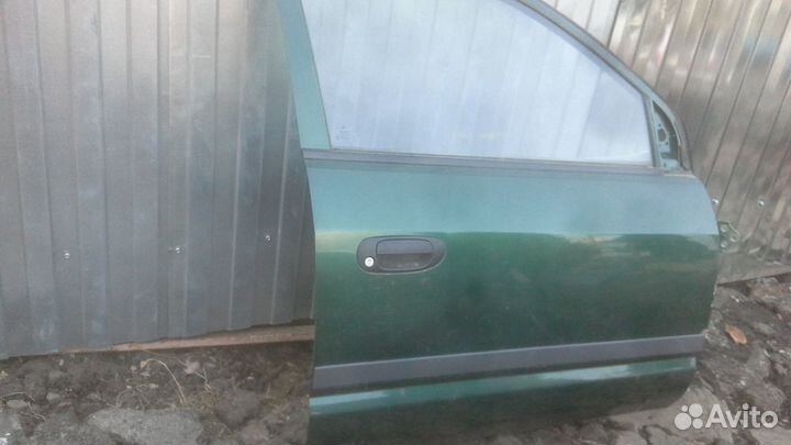 Дверь предняя правая Mitsubishi Space Star