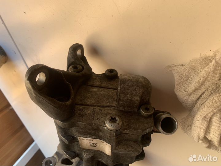 Насос гидроусилетеля гур X5 e70