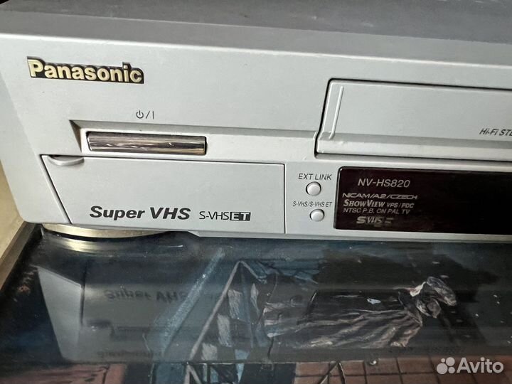 Видеомагнитофон S-VHS Panasonic NV-HS820