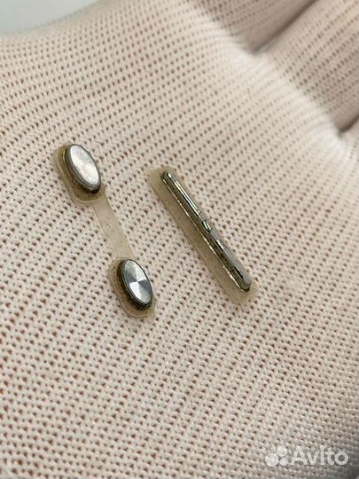 Sony Ericsson U8I. Боковые кнопки корпуса