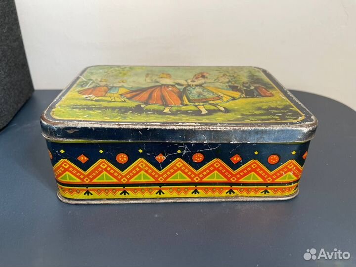 Жестяная коробка 1950 гг