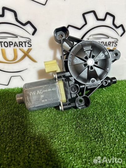 Мотор стеклоподъемника правый Audi A4 B9 8W cymc