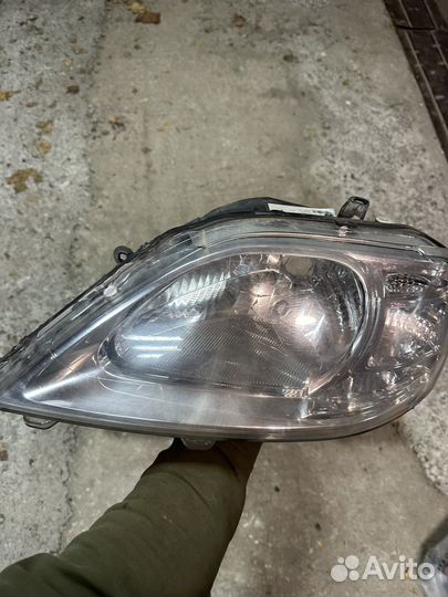 Левая передняя фара LADA largus