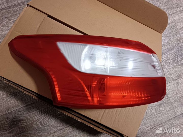 Задняя фара focus 3