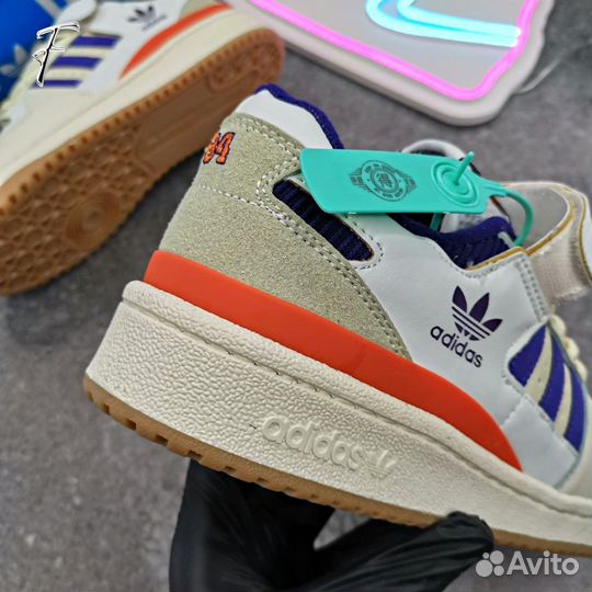 Кроссовки Adidas Новые