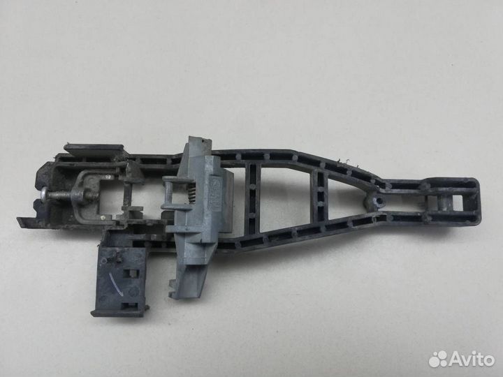 Кронштейн ручки Ford Focus 2 DA 2005-2008
