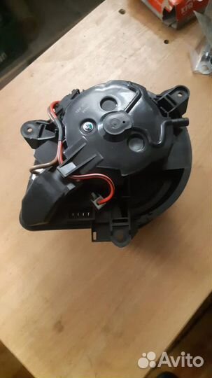 Электродвигатель вентилятора печки 6441J5