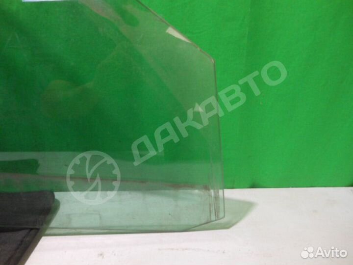 Стекло двери переднее правое Mercedes-Benz Clk