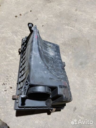 Корпус воздушного фильтра Opel Vectra B седан 1.6I