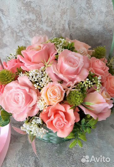 Букет роз из мыла в корзине