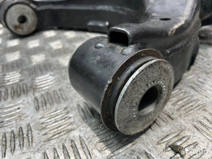 Рычаг передний правый Toyota Tundra XK50