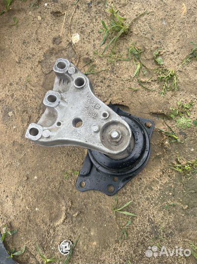 Подушка двигателя гидравлическая Volkswagen polo