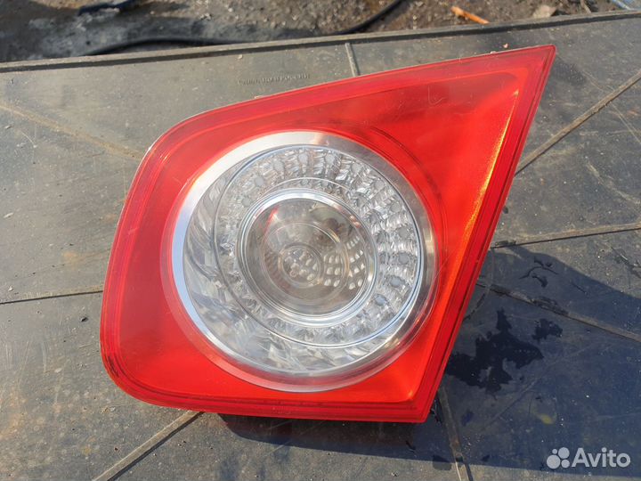 Фонарь задний правый внутренний VW Jetta 5 Джетта