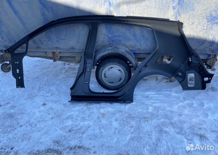 Боковина правая Volkswagen Golf 7 2012-2019