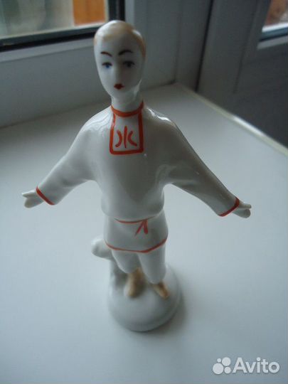 Фарфоровые статуэтки