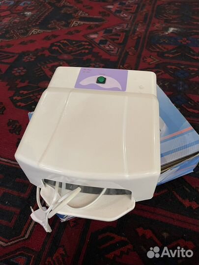 Ультрафиолетовая лампа для ногтей