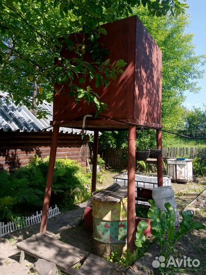 Металлический бак под воду