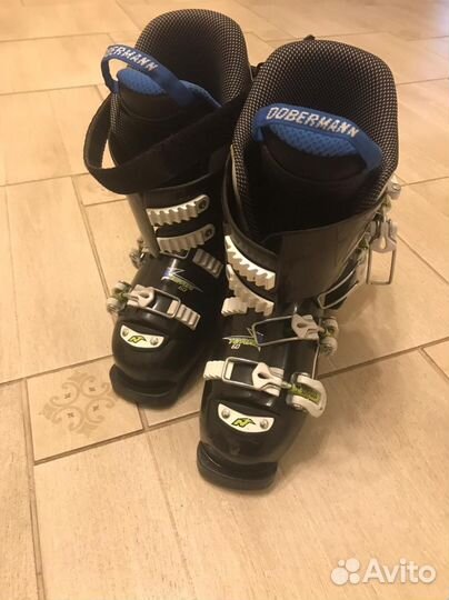 Ботинки детские горнолыжные в идеальном состоянии