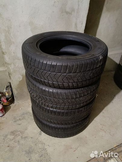 Pirelli P Zero Winter 235/65 R17