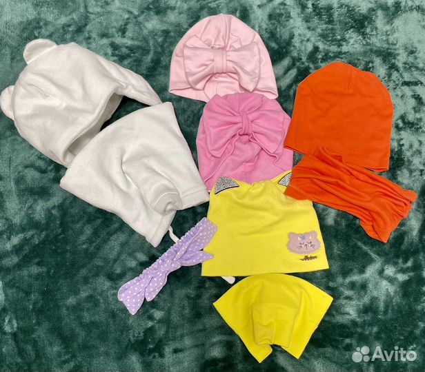 Пакет шапок на девочку