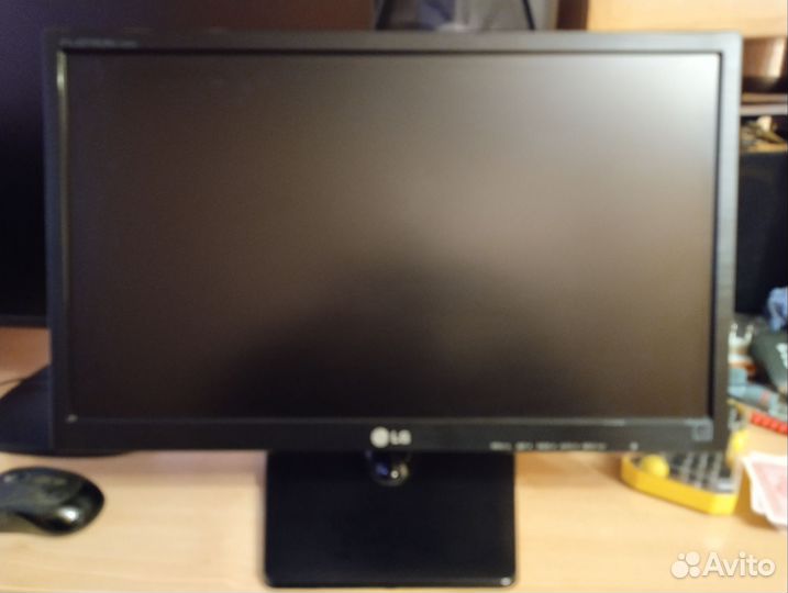 Монитор LG 22