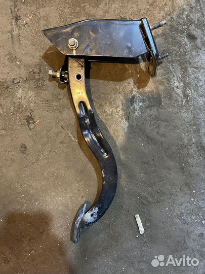 Педаль тормоза Hyundai Accent