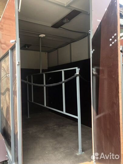 Коневоз прицеп