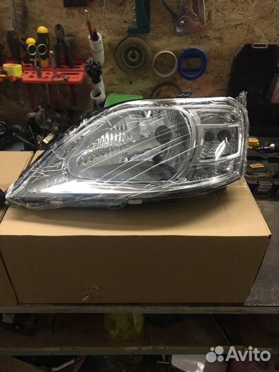 Фара Рено Логан ларгус