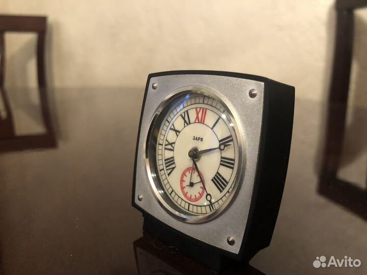 Редкие часы (будильник) СССР «Заря»
