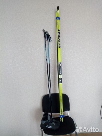 Продам коньки и лыжи