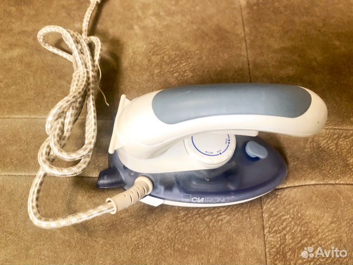 Утюги: большой Phillips и маленький дорожный