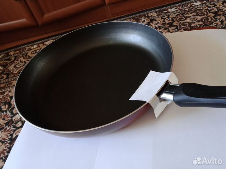 2 сковороды:Scovo 28 см.антипр. Мечта гранит 22см