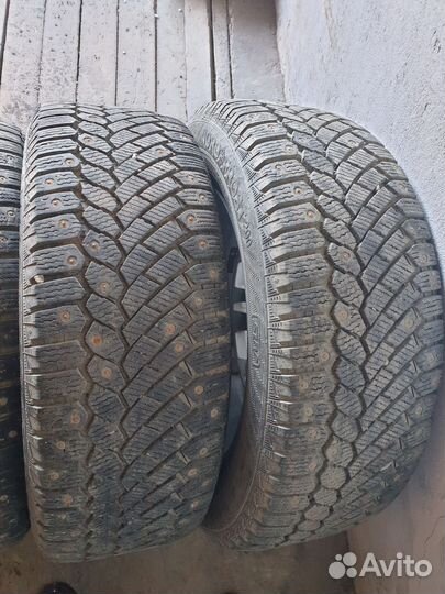 Gislaved Nord Frost 200 235/55 R18 104T