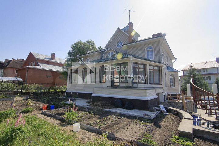 Дом 440 м² на участке 10 сот.