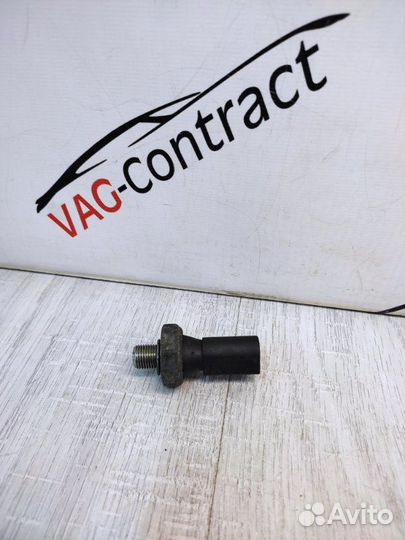 Датчик давления масла Skoda Octavia A5 1.6 2011
