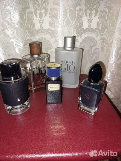 Флаконы от духов с ароматами