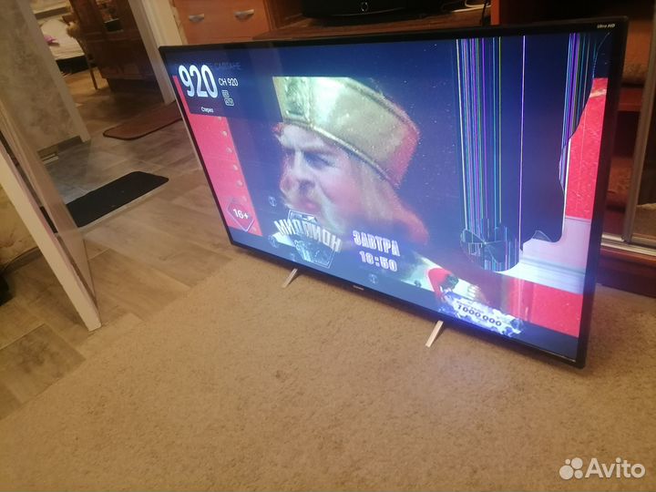 Телевизор SMART TV. рабочий. битый. 