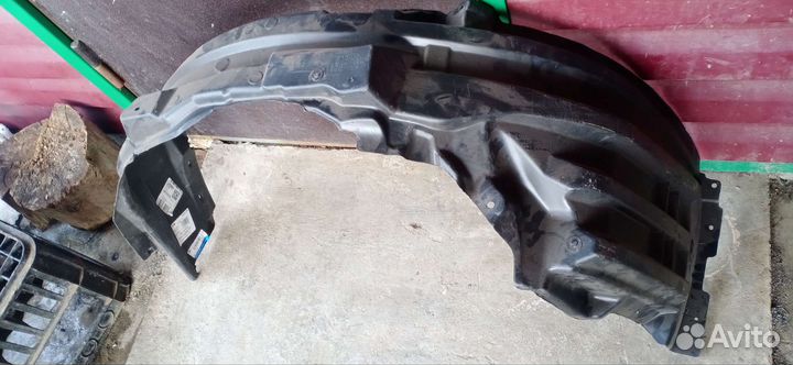 Подкрылок левый outlander