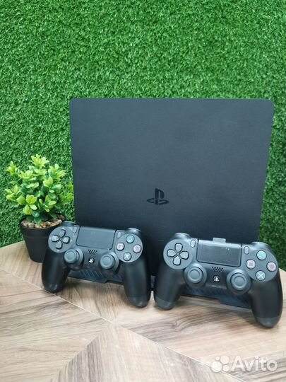 Sony PS4 1 TB, 2 джойстика + игры