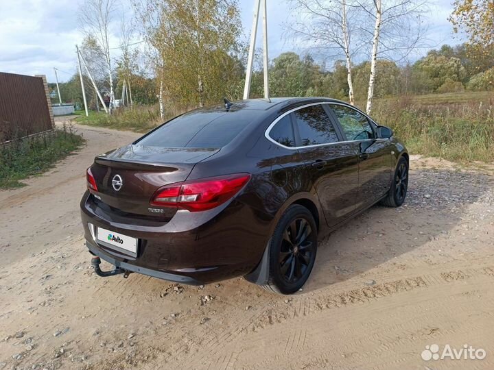 Opel Astra 1.6 AT, 2015, 180 000 км