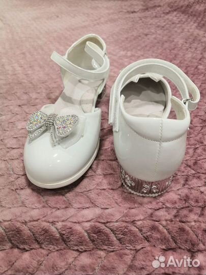 Туфли для девочки праздничные