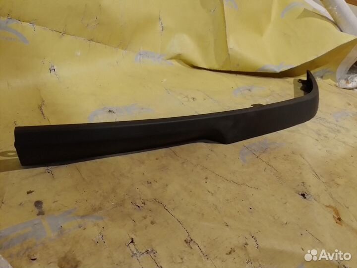 Спойлер переднего бампера правый Opel Vectra C 200