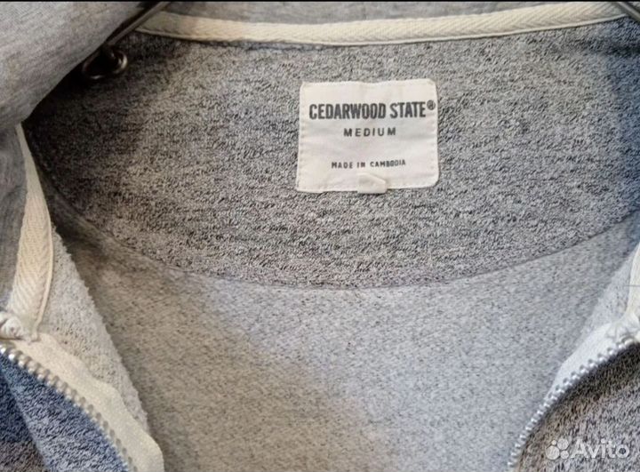 Кофта с капюшоном мужская бу 46(S)